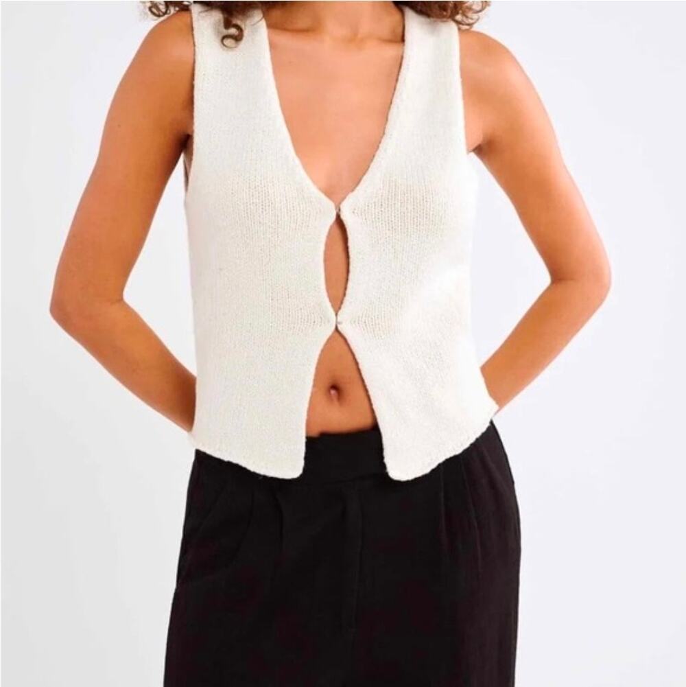 NWT Rumored Ivory Cream Knit Vest Top Small Open Front Split Hem Keyhole Tank